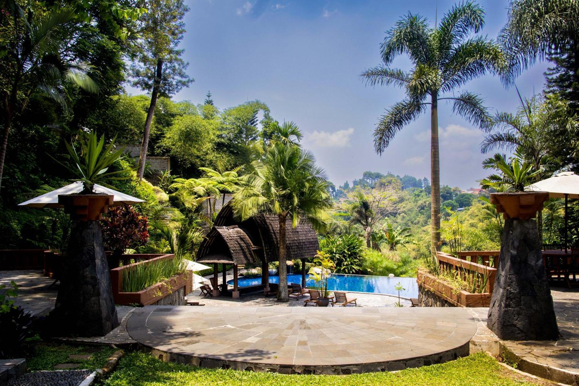 Sangria Resort And Spa Лембанг Экстерьер фото