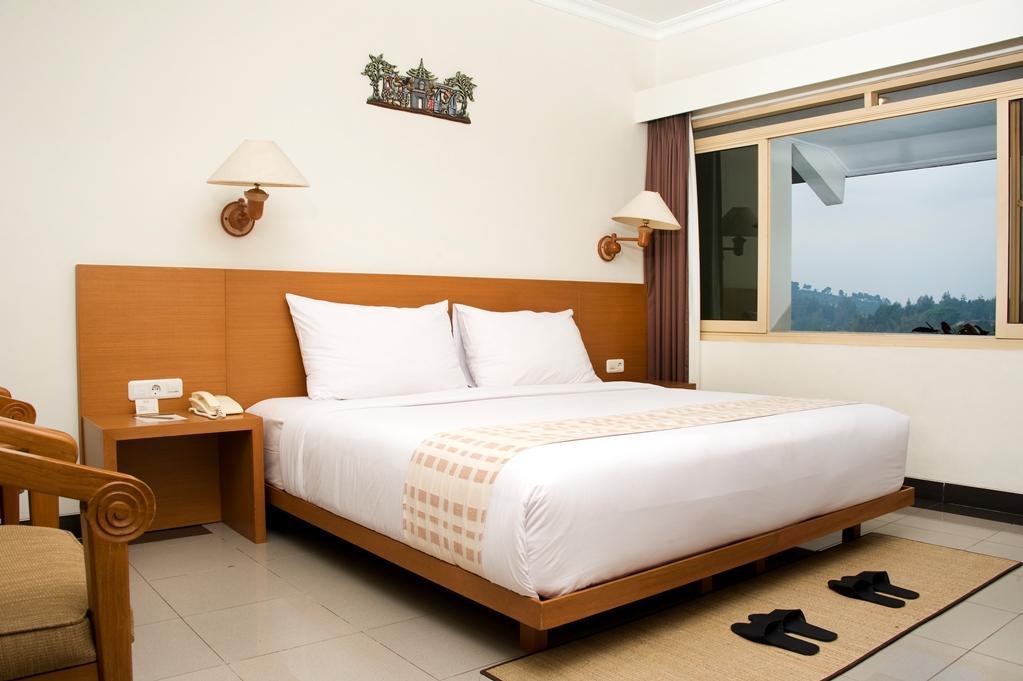 Sangria Resort And Spa Лембанг Экстерьер фото