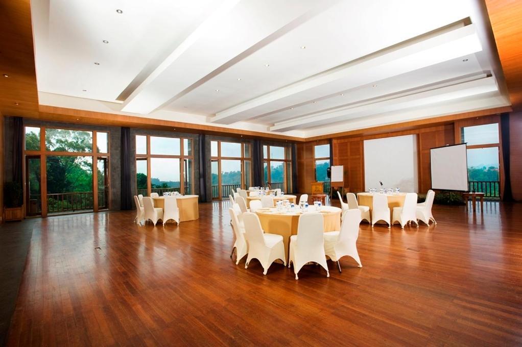 Sangria Resort And Spa Лембанг Экстерьер фото