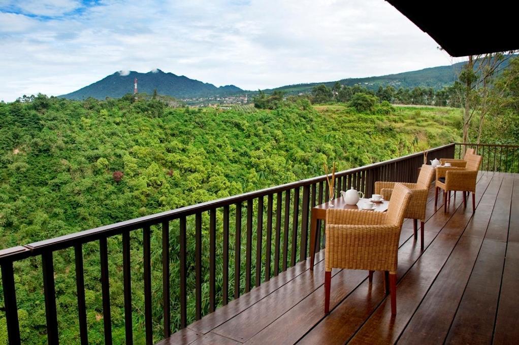 Sangria Resort And Spa Лембанг Экстерьер фото